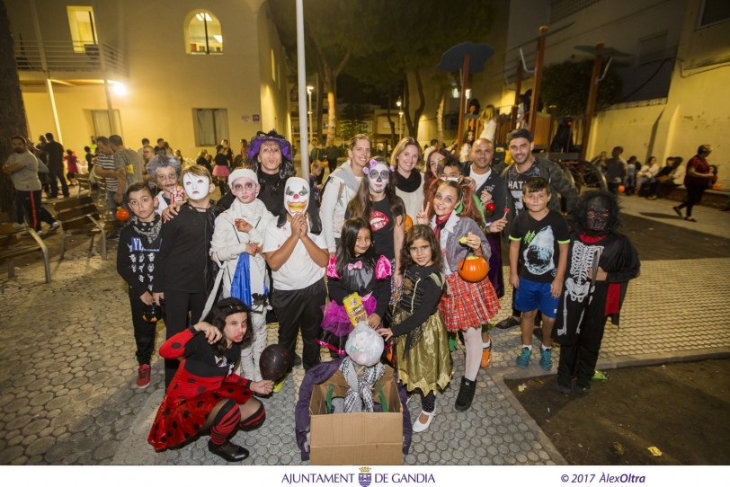 En el Grau de Gandia se disfrazan para celebrar Halloween