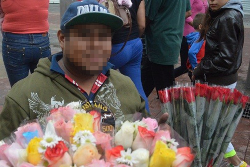 Condenados por apalear a un vendedor de rosas en la playa de Gandia