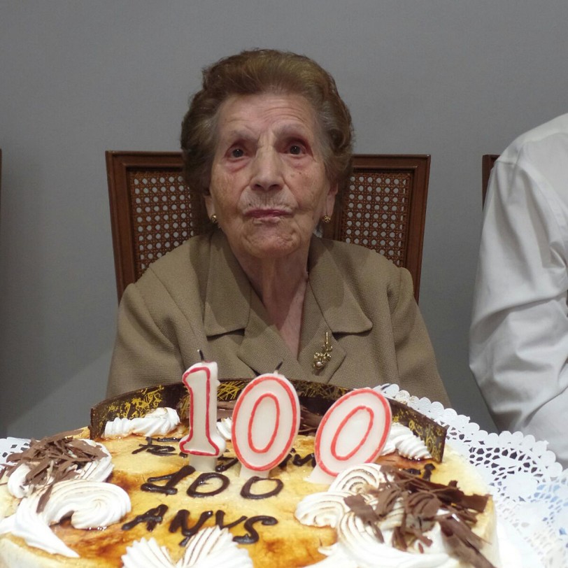 Carmen Frasquet, vecina de l'Alqueria de la Comtessa, cumple 100 años