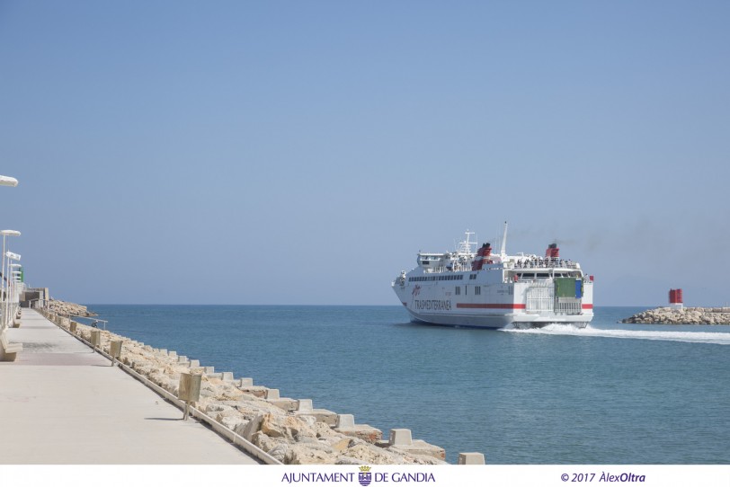 Puertos concede a Balearia licencia al Ferry desde Gandia para seis años