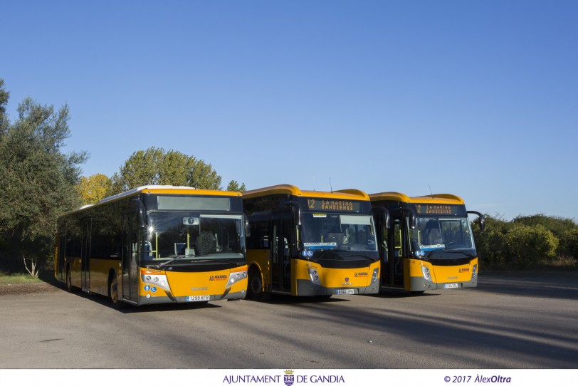 La Marina Gandiense adquiere tres nuevos y modernos autobuses para su flota