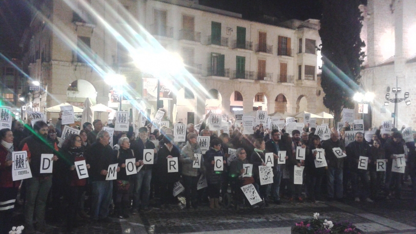 Unas 250 personas reclaman en Gandia libertad para los ''políticos presos''