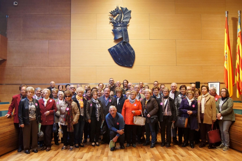 Jubilados y pensionistas de Oliva visitan la Diputación de València