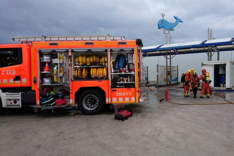 Un kilómetro de perímetro de seguridad ante un incendio en una gasolinera