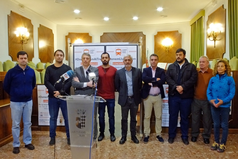La sociedad de Oliva reclamará en una concentración la llegada del tren