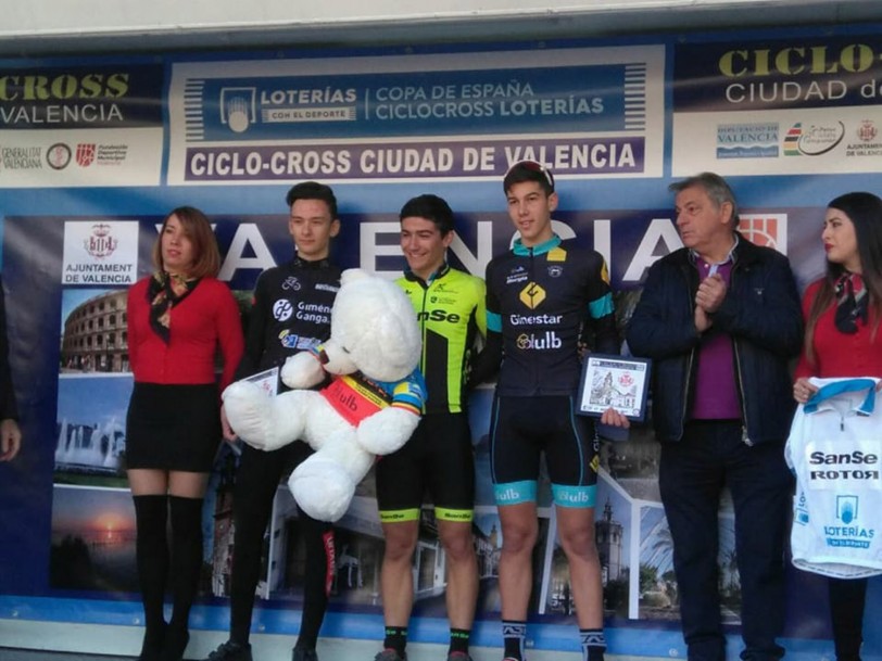 Triunfos en carretera y ciclocross para el ciclismo gandiense