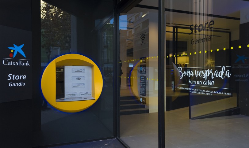 Gandia cuenta en el paseo Germanies con la tercera oficina-store Caixa Bank