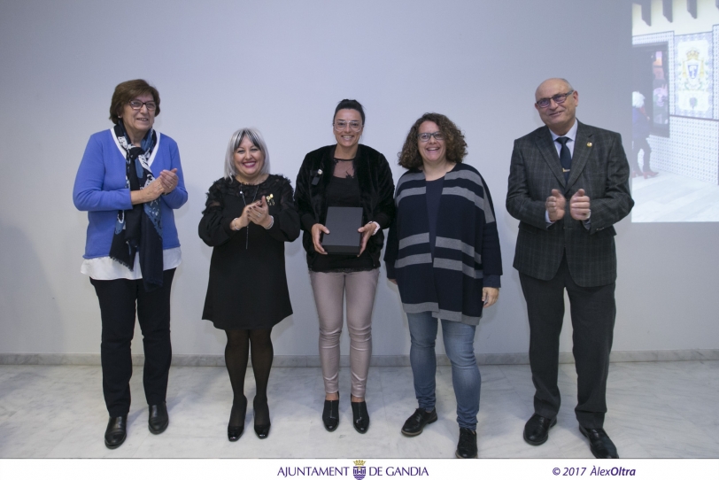 Laura Juniors se adjudica el 38 Concurso de Escaparates de Navidad en Gandia