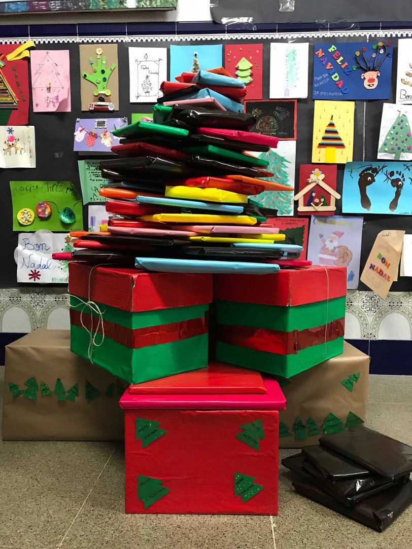 El colegio Abad Solà de Gandia llena la Safor con las Navidades Solidarias