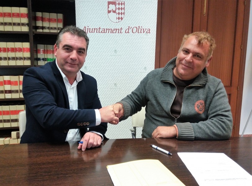 Oliva recupera convenios de colaboración con las Fiestas Patronales