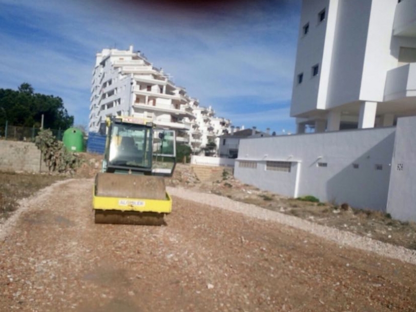 Una nueva zona de aparcamiento en la playa de Tavernes