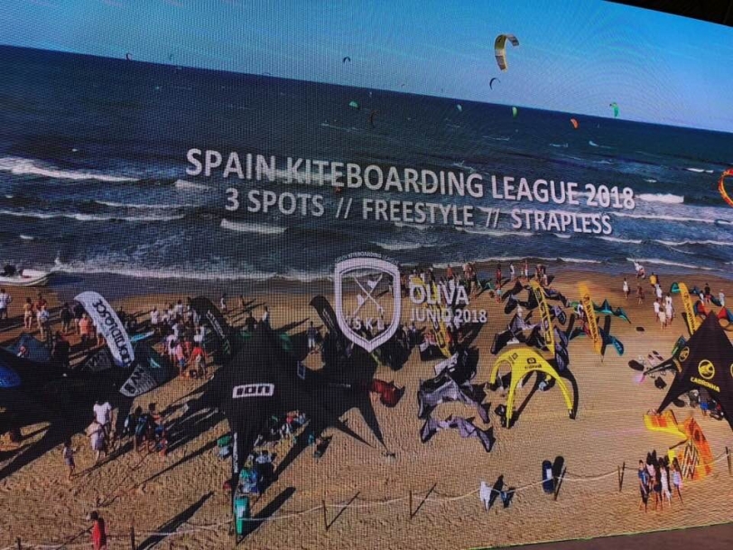 Oliva se presenta en Fitur como sede del Kiteboarding llague 2018