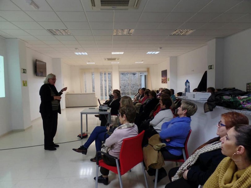 Una charla sobre alzheimer tuvo lugar en l'Alqueria de la Comtessa