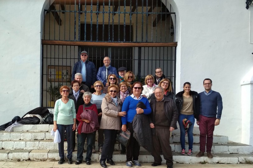 La Hermandad de la Cruz realiza la VII subida a la ermita de Santa Anna