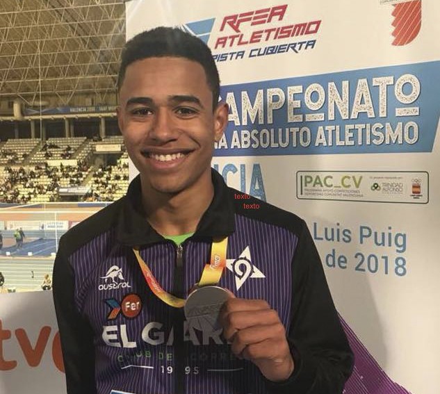 Luis Salort, del CC El Garbí, gana una medalla de plata en Pista Cubierta