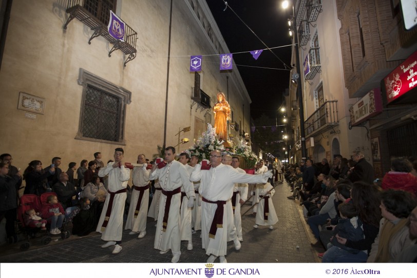 Treinta y una imágenes desfilan en la Diocesana del sábado por Gandia