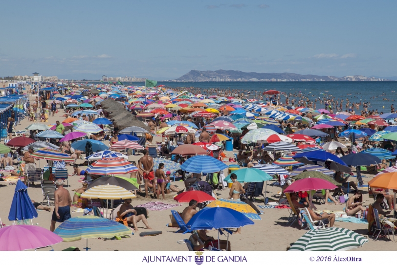 Gandia adjudica a Cruz Roja el servicio de vigilancia de las playas