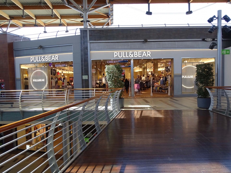 Pull & Bear y Décimas reabren en La Vital y Únic Blat se incorpora al centro