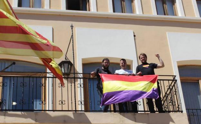 El PP de Xeraco airea la condena a Xeraco por exhibir la bandera republicana