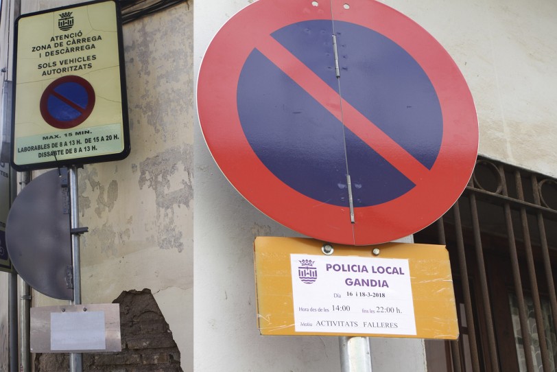 Gandia estrena nuevas señales y se prevé colapso de tráfico en horas punta