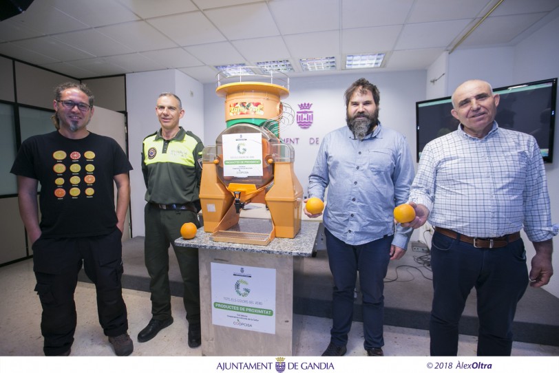 Gandia pone en marcha la tercera edición de la campaña de Zumos en los coles
