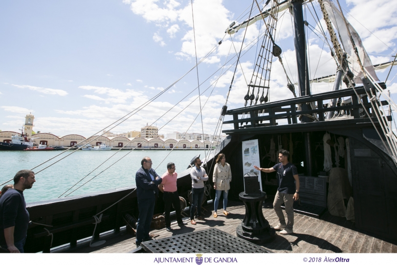 La Nao Victoria atraca en el puerto de Gandia visitable hasta el 8 de mayo