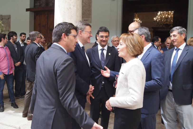 La olivense Mavi Mestre es investida primera mujer Rectora en 519 años