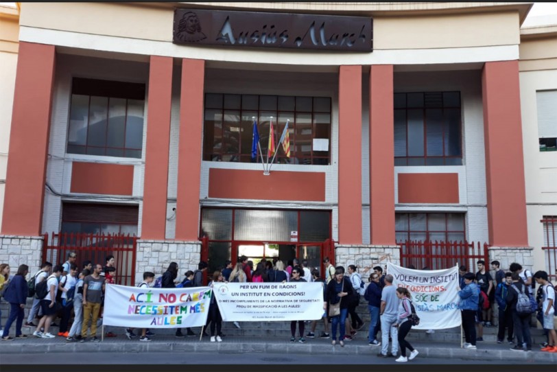 Finaliza el curso y la AMPA del Ausiàs March de Gandia sigue manifestándose