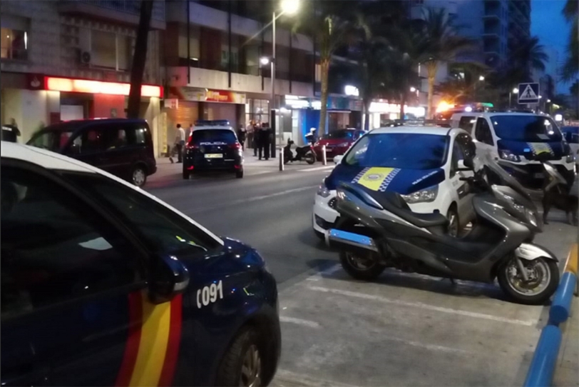 Una joven de 14 años cae por una claraboya de un edificio en Gandia