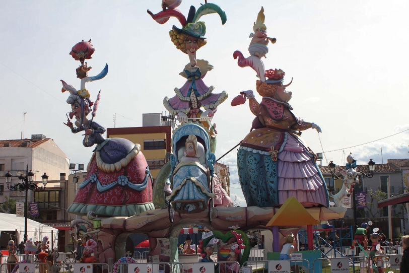 La Falla del Prado sancionada por devolver ninots al artista y no quemarlos