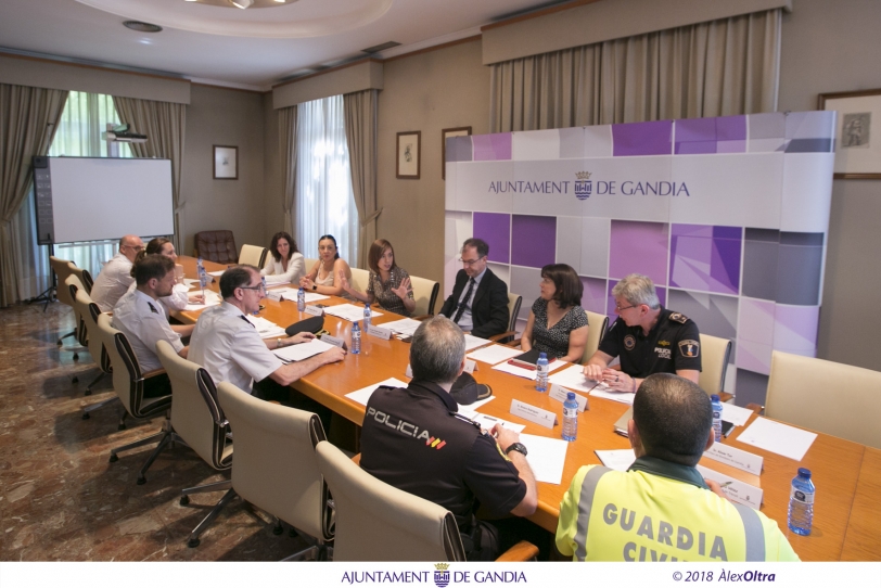 Despedidas de soltero en Gandia: que sientan el aliento policial en la nuca