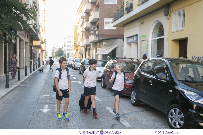 El Gobierno califica de éxito la prueba de ir al colegio andando en Gandia