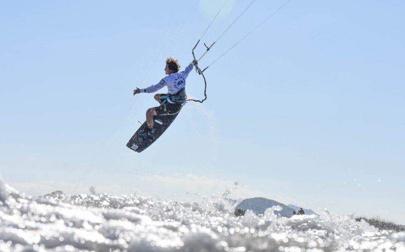 El Pativel prohíbe la práctica deportiva en las playas naturales de Oliva