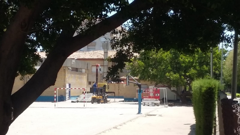 Educación retira las cubiertas de fibrocemento del colegio Luis Vives