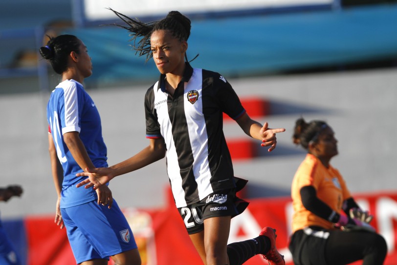 El València CF y el Levante UD femeninos se enfrentan en Oliva Nova