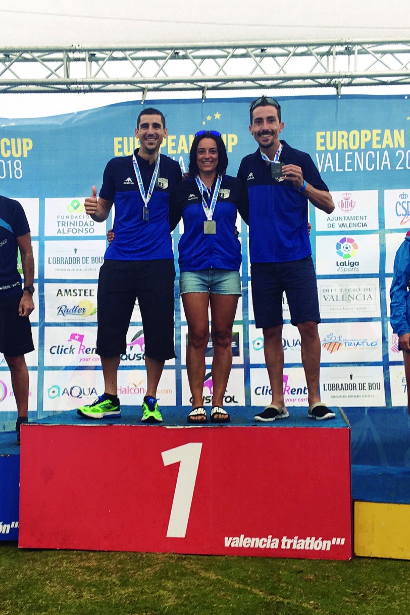 El equipo de Relevos Mixto del Club Triatló Gandia gana el València Triatlón