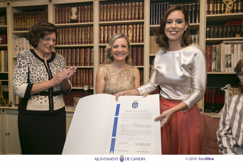 Paula Beltrán agradece a sus padres la pasion por la Semana Santa