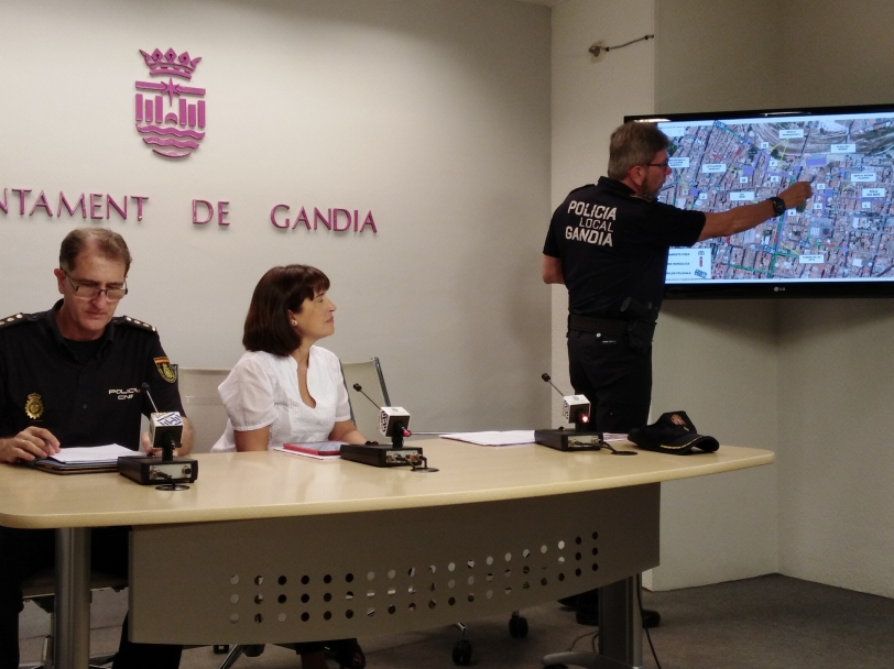 Unos 300 agentes de Policía Local y Nacional vigilaran las calles de Gandia 