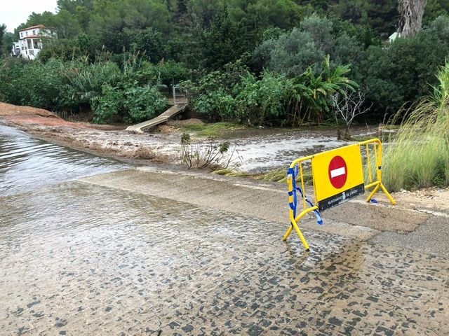 Gandia corta carreteras secundarias y accesos por la lluvia
