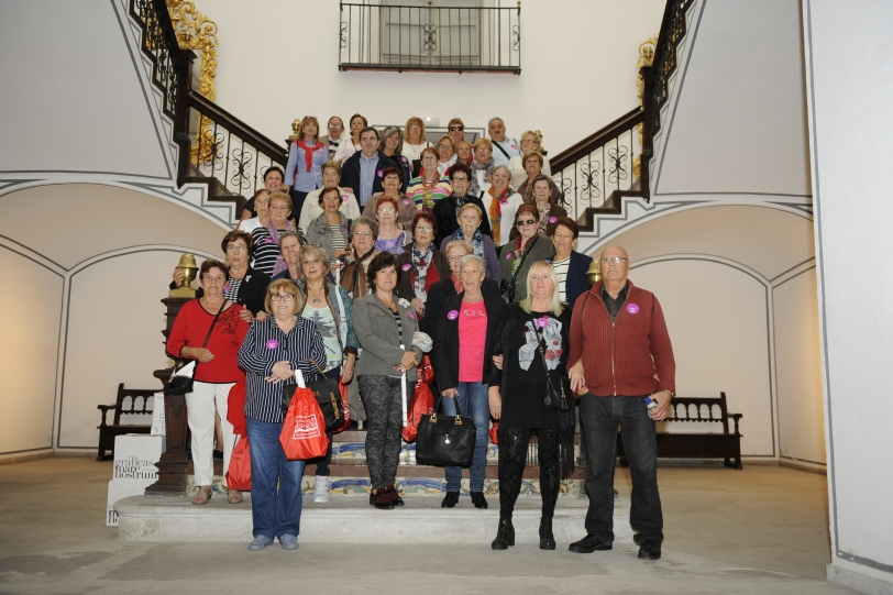 Vecinos de Daimús visitan las dependencias de la Diputació de València
