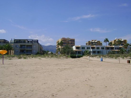 Costas empieza los trabajos para extraer arena de la playa de Xeraco