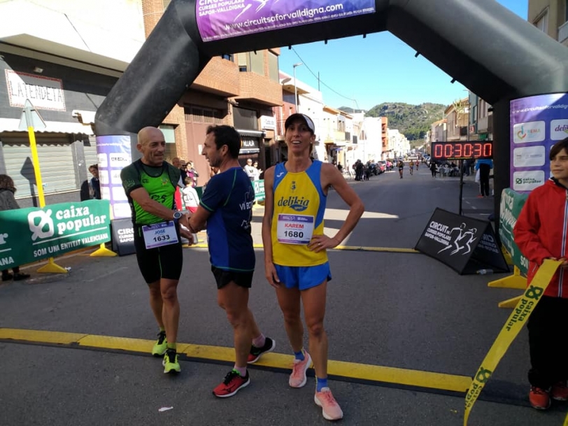 Karem Faus, del Safor Delikia Sport, gana la Volta a Peu a Palma de Gandia