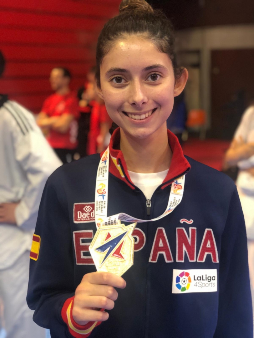 La taekwondista gandiense Blanca Palmer, medalla de oro en el Open de Serbia