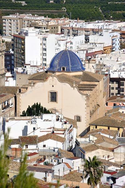 La Iglesia Santa María la Mayor de Oliva presenta una imagen restaurada