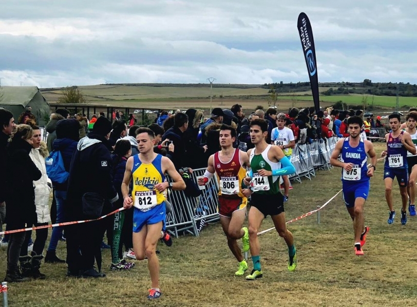 El Club de Atletismo Delikia Sport estrenan la temporada de campo a través