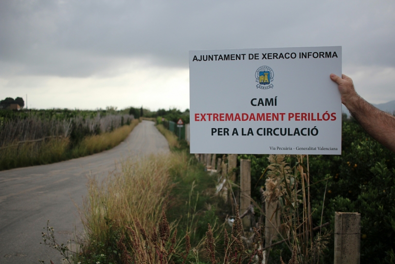 Xeraco actúa de urgencia en el Camí Real por su peligrosidad para circular