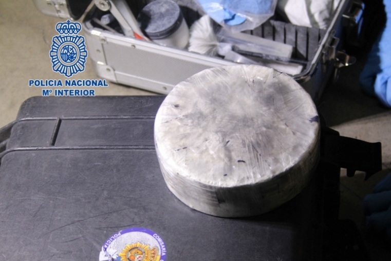 Acepta tres años de cárcel al ser detenido en Gandia con una bola de cocaína