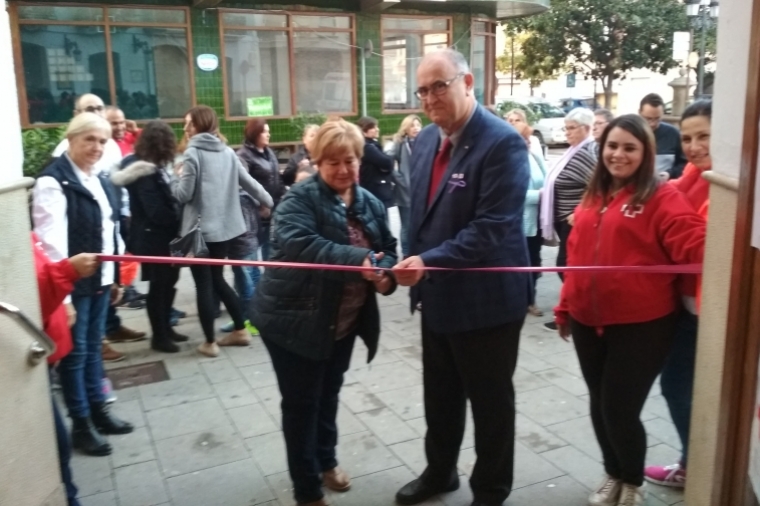 Cruz Roja presenta en Villalonga nuevas instalaciones con una exposición