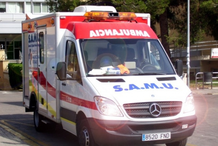 Un herido en Oliva al volcar con su tractor en el camino de Casablanca