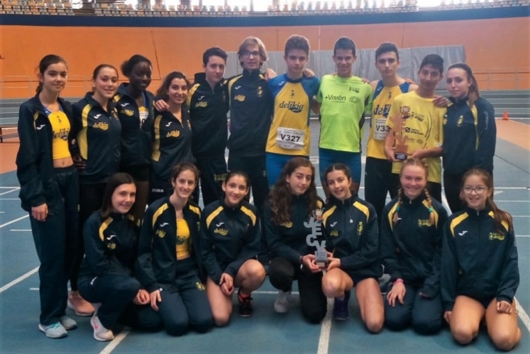 Las chicas del Safor Delikia Sport quedan subcampeonas en Pista Cubierta